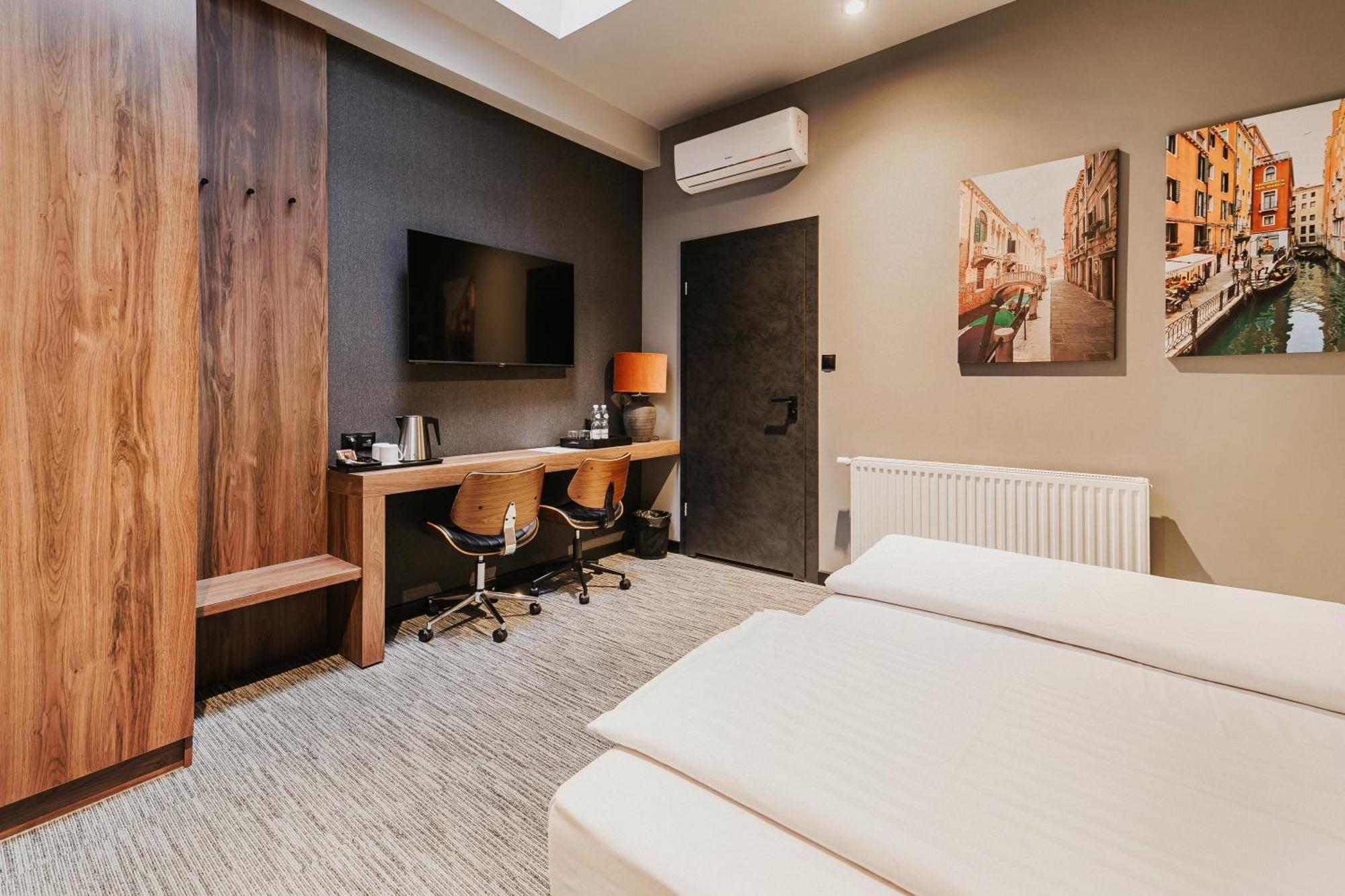 Nerohome Bed&Breakfast Łomża エクステリア 写真