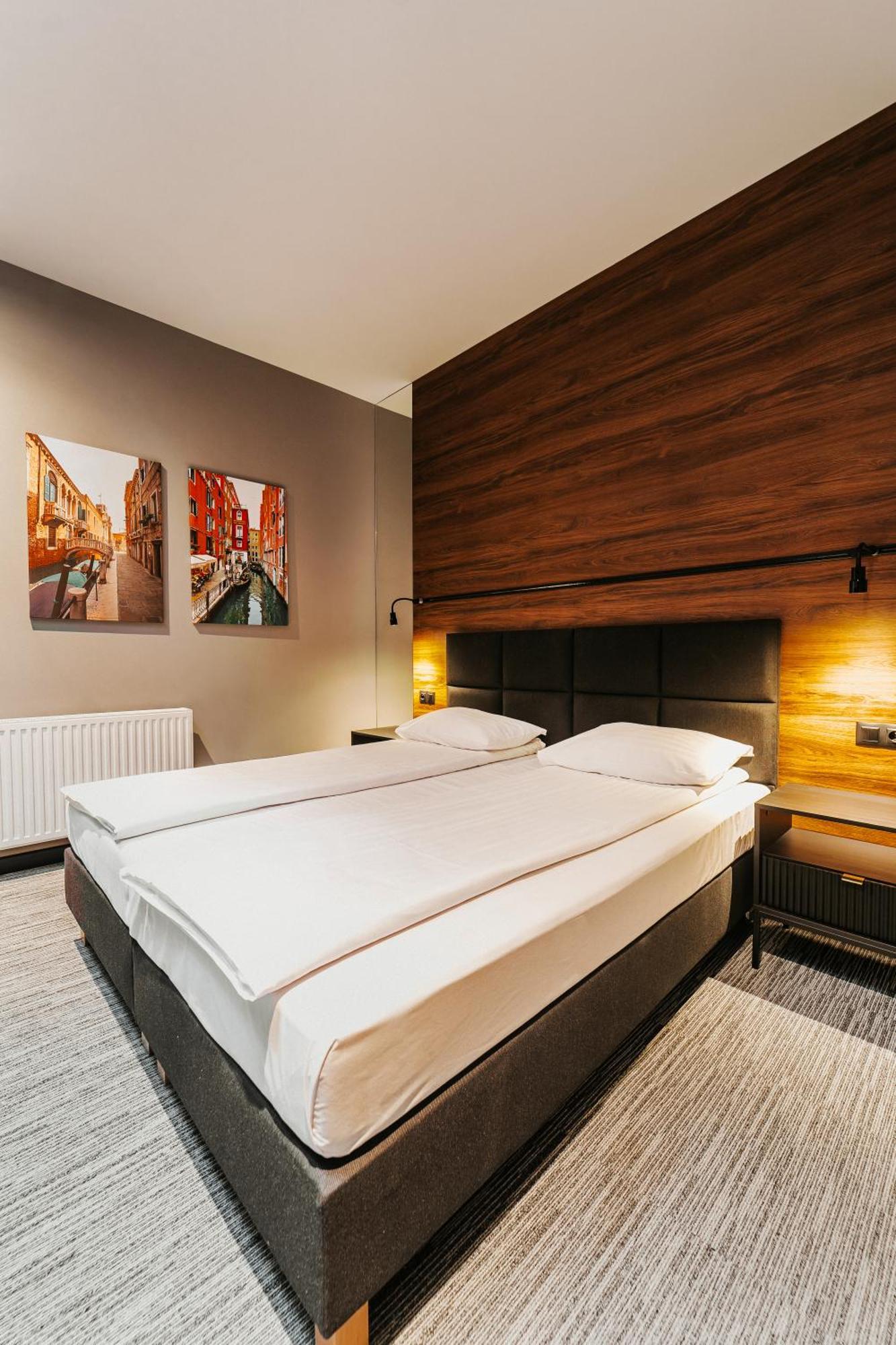Nerohome Bed&Breakfast Łomża エクステリア 写真